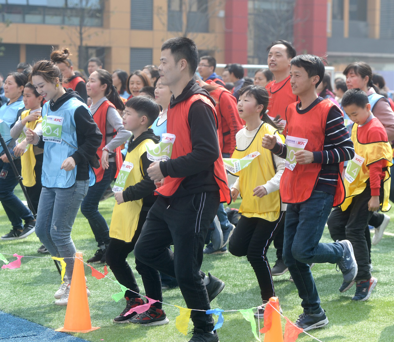 “哄”完夫人“哄”孩子伴成長 悅未來 跑步吧，爸爸(圖2)