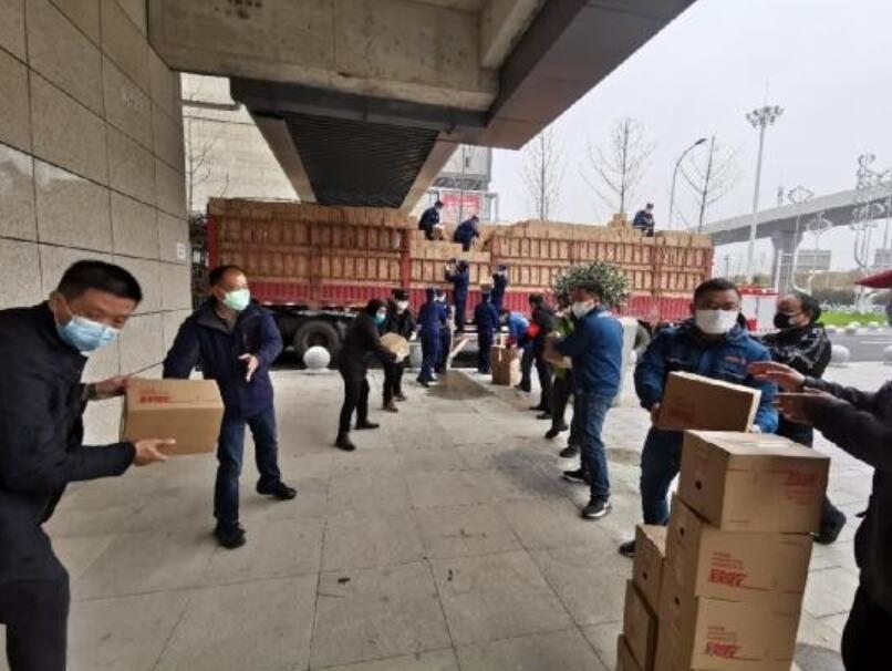 超有愛！武漢市民作詩、創(chuàng)意蔬菜拼“花式致謝”長(zhǎng)虹愛心捐贈(zèng)(圖2)