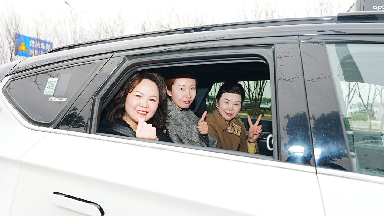 武漢婦聯(lián)聯(lián)動蘿卜快跑啟動"安心出行計劃" 打造全場景女性關懷樣本(圖3)